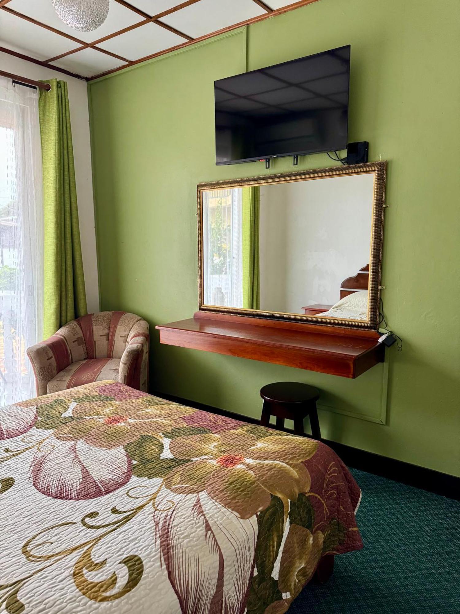 Hotel Malinche Quepos Zewnętrze zdjęcie
