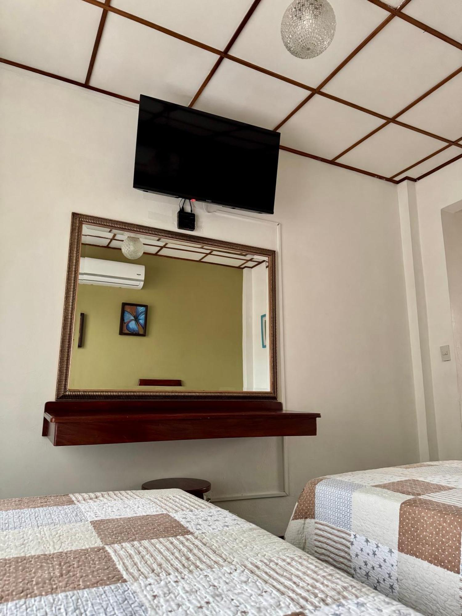 Hotel Malinche Quepos Zewnętrze zdjęcie
