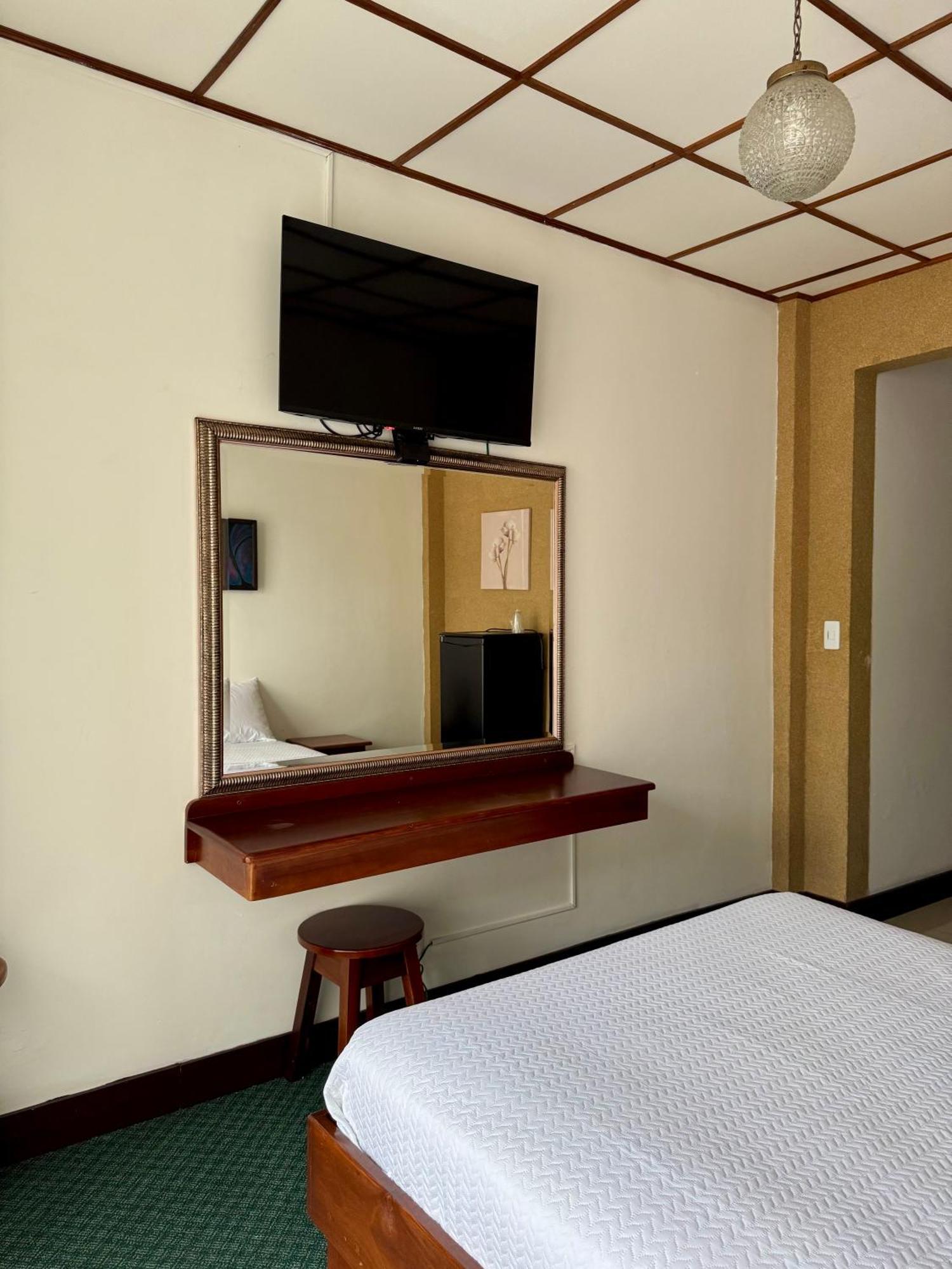 Hotel Malinche Quepos Zewnętrze zdjęcie