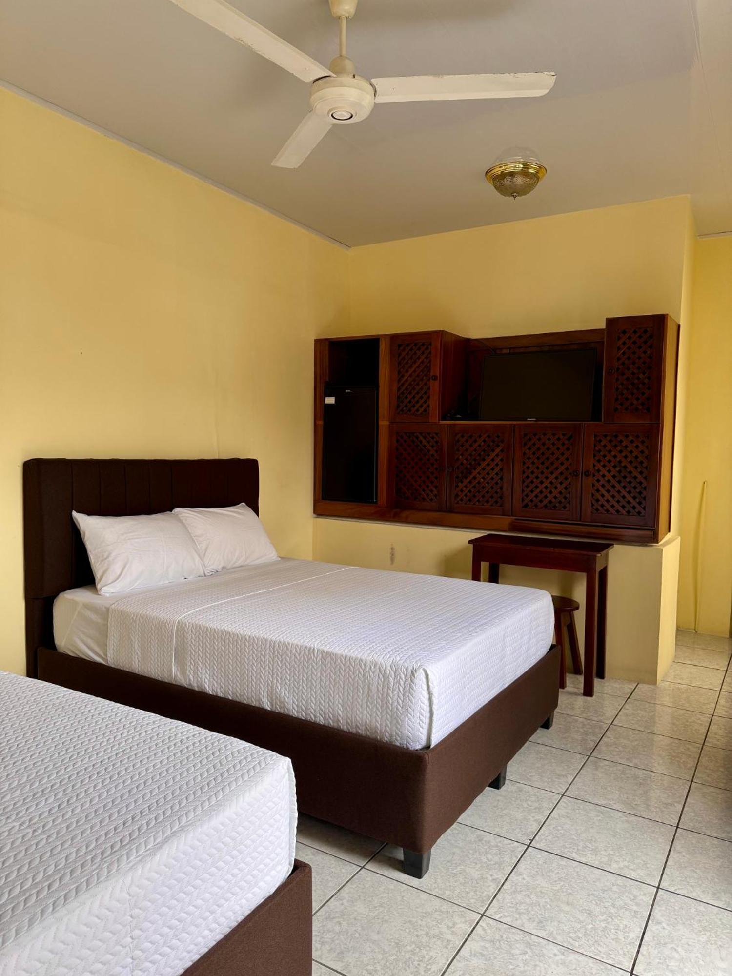 Hotel Malinche Quepos Zewnętrze zdjęcie